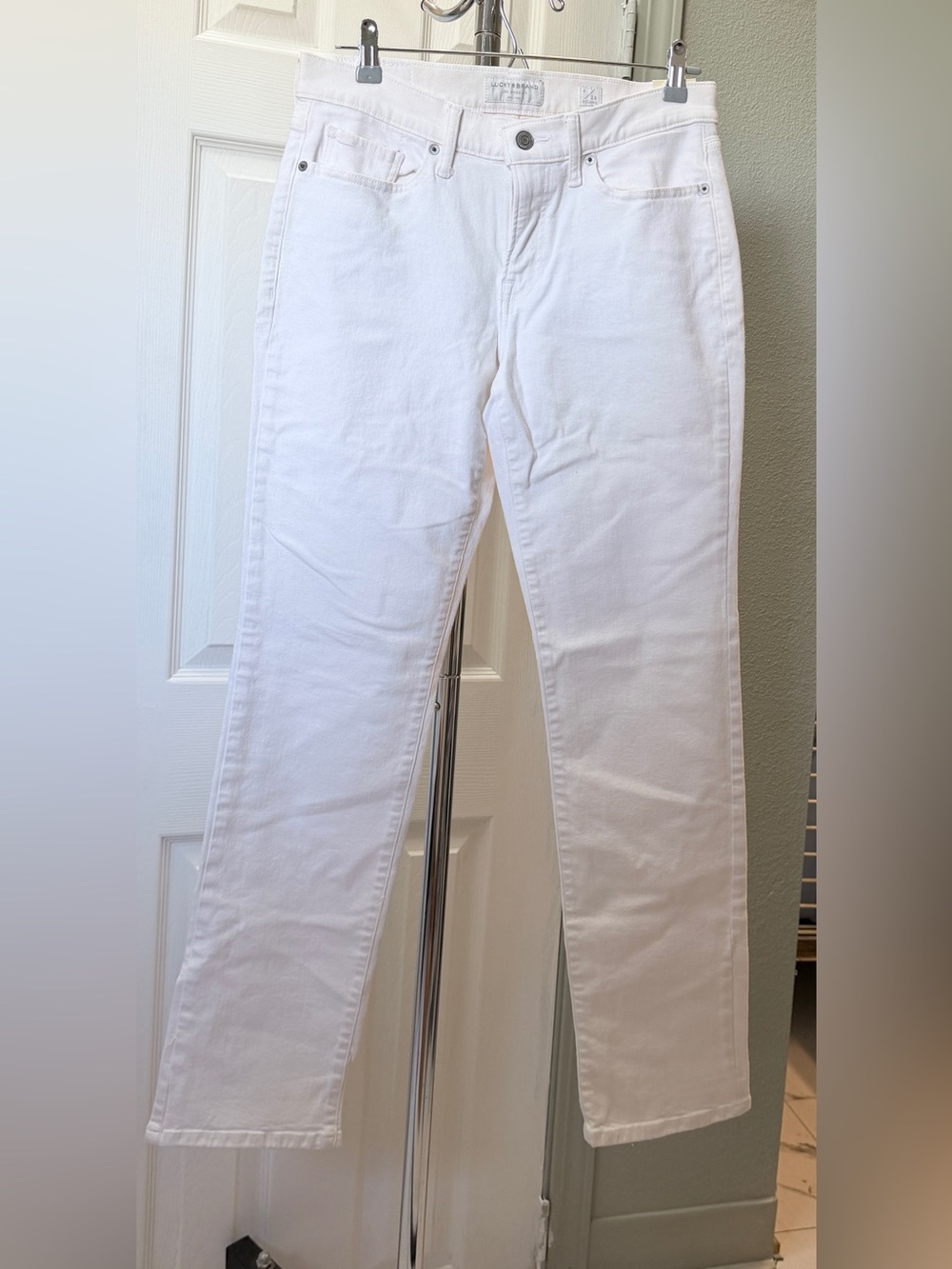 Lucky Brand Mid Rise White Straight-Leg Women's Jeans